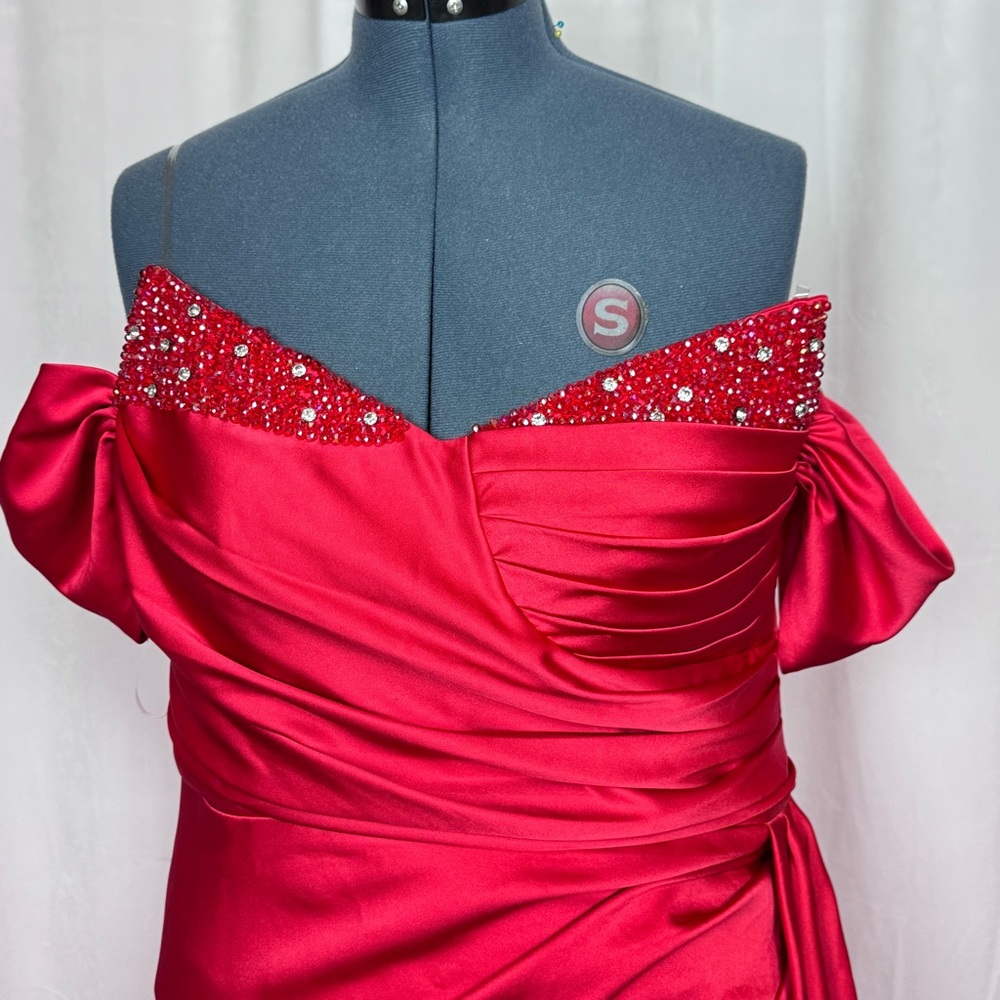 Red Ruched Off-Shoulder Prom Gown - Picture 7 of 16